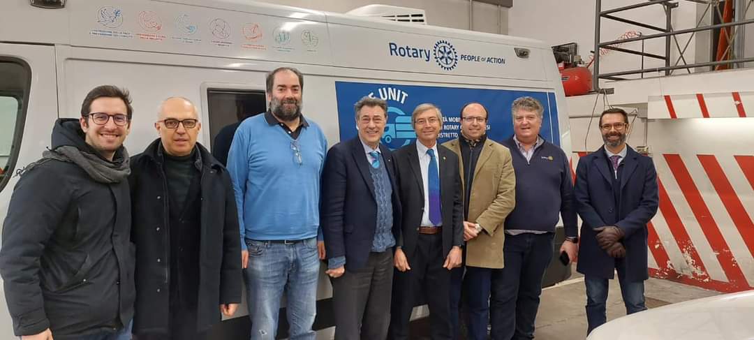 membri dei Rotary Club genovesi e operatori di Asl3